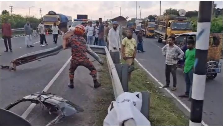 Three killed as private car veer off Mawa Expressway
