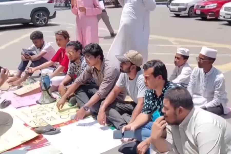 Protesters demand expulsion, arrest of BNP adviser Fazlur Rahman