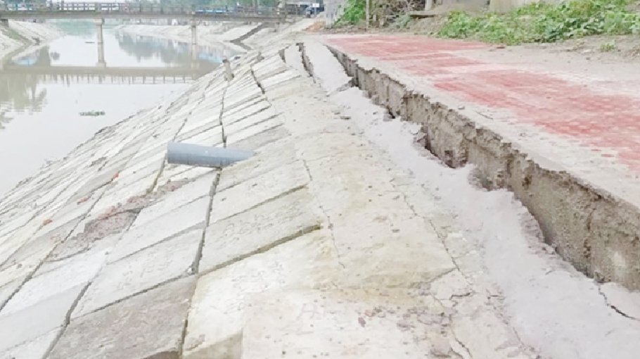 Under-construction embankment collapses in Rangpur 