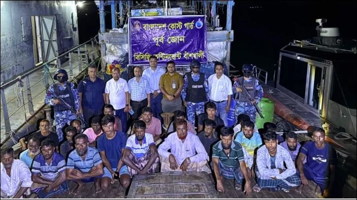 29 fishermen held with illegal trawling boats, nets in Ctg