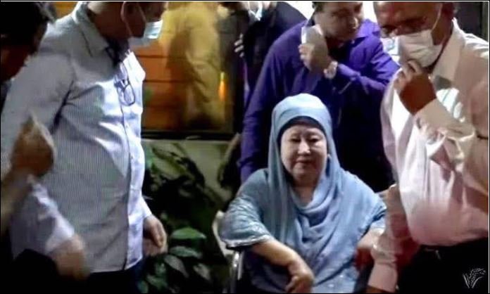 Khaleda returns home after health checkup at Evercare Hospital