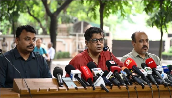 Yunus talks to Nur; govt decides to form judicial probe body