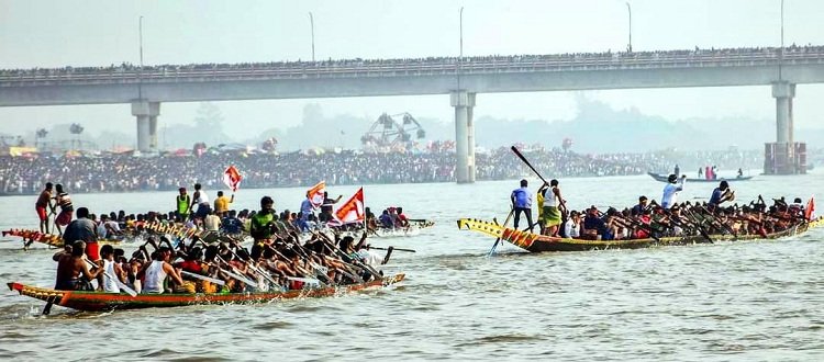 Boat race held in Sherpur