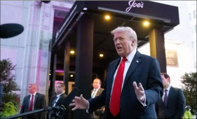Trump jeered at Washington restaurant, called 'Hitler of our time'