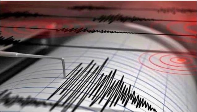 Magnitude 7.4 quake strikes off Russian Far East, tsunami warning issued