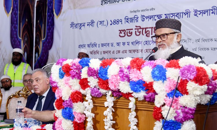 Khalid stresses on reaching religious values to doorsteps of people through books