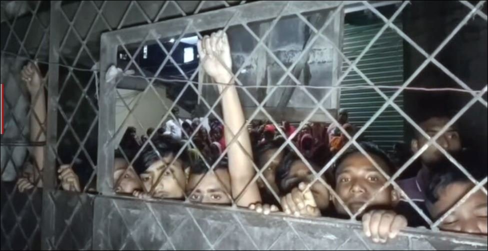 3 members of a family found dead in Ashulia