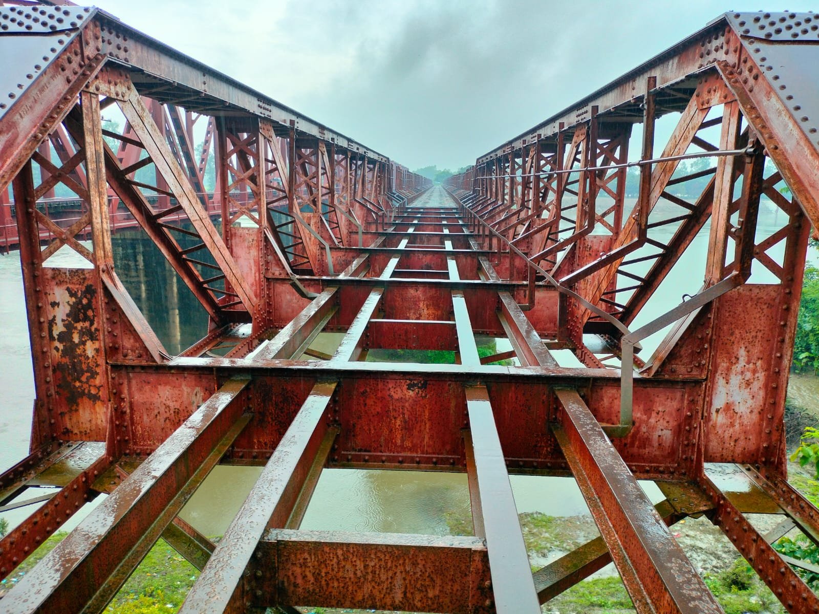 200 tonnes iron stolen from Kanchan Bridge in Dinajpur