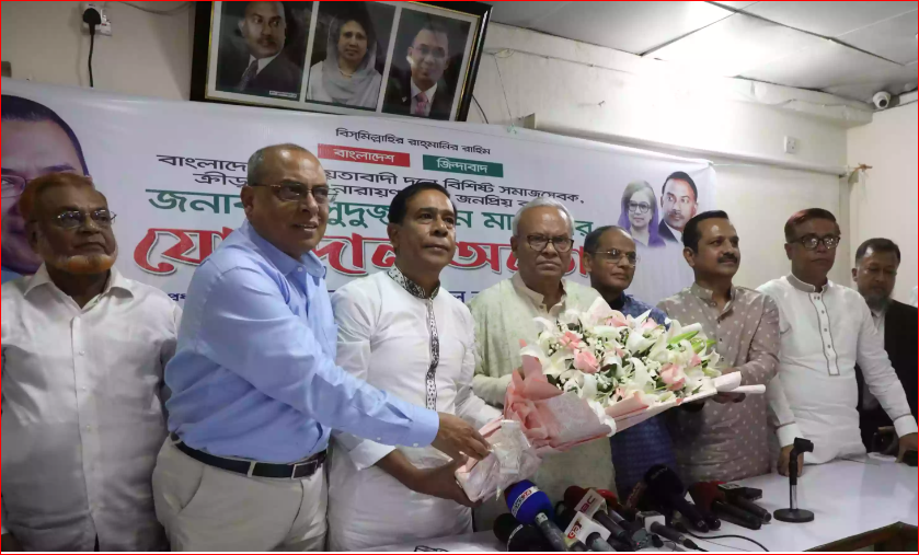 Rizvi alleges govt appointing members of an Islamic party as DCs, SPs