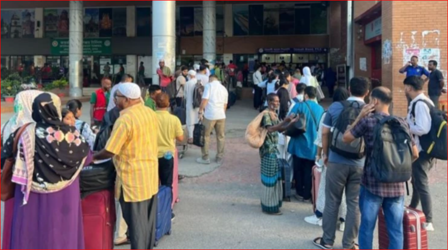 Passenger movement through Benapole rises ahead of Durga Puja holiday