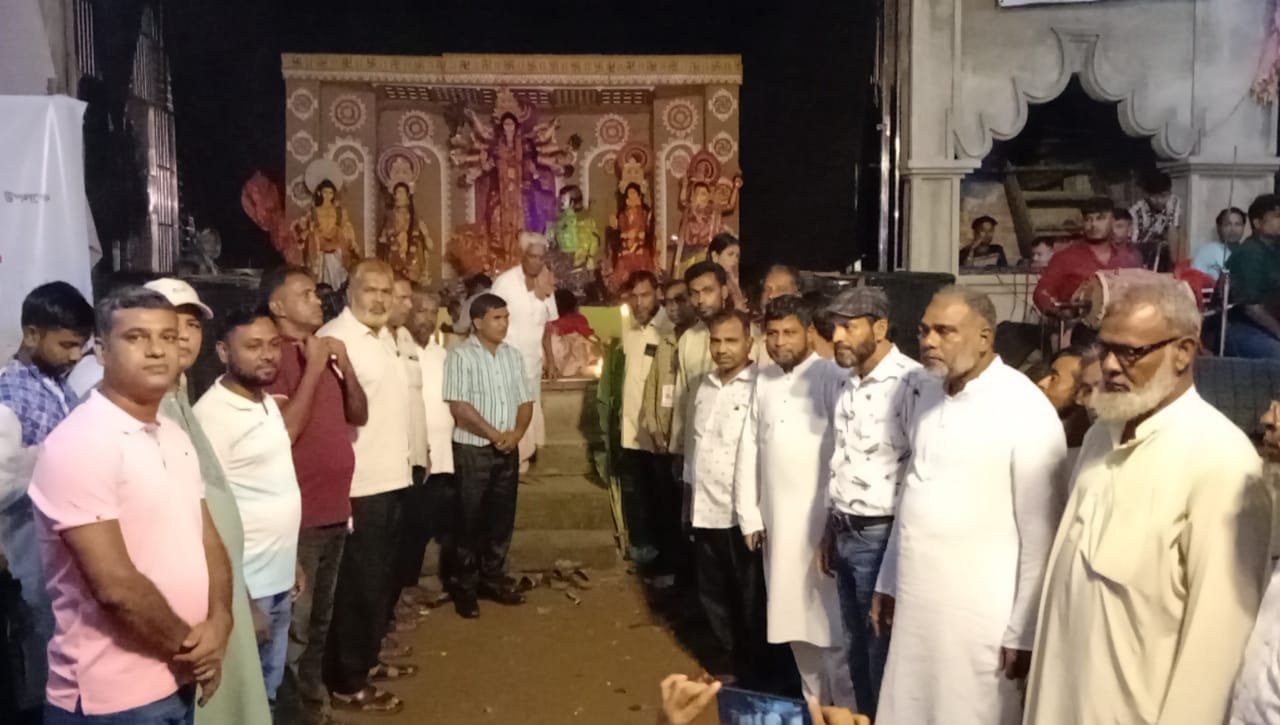 BNP leaders visit Puja mandap in Raozan
