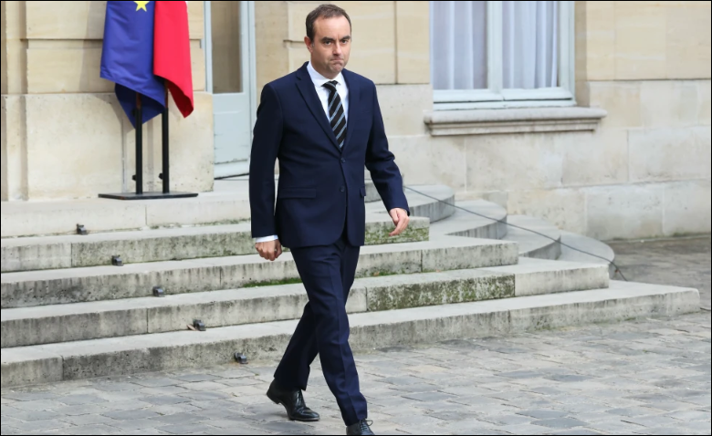French Prime Minister resigns after only 2 weeks in office