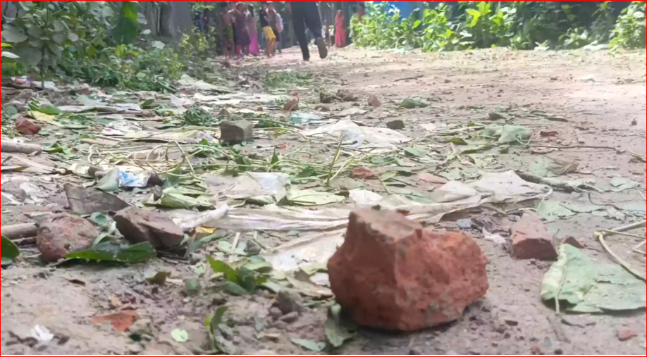 20 injured in clash over carrom game in Faridpur