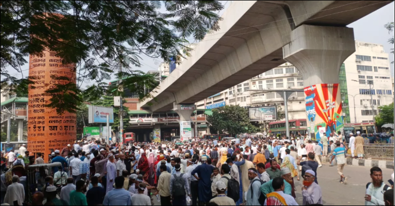 MPO teachers, staff block Shahbagh