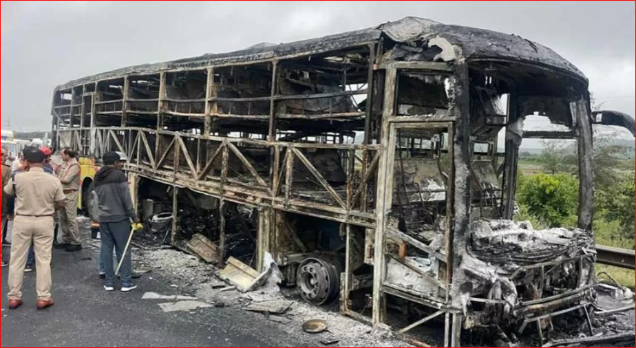 25 killed as bus catches fire after collision in India