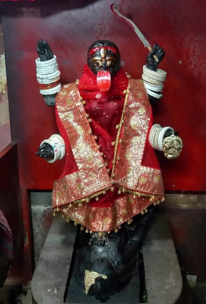 Gold ornaments, cash stolen from Kali Mandir in Ctg