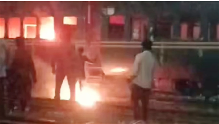 Abandoned train coach set on fire in Tejgaon; two suspects held