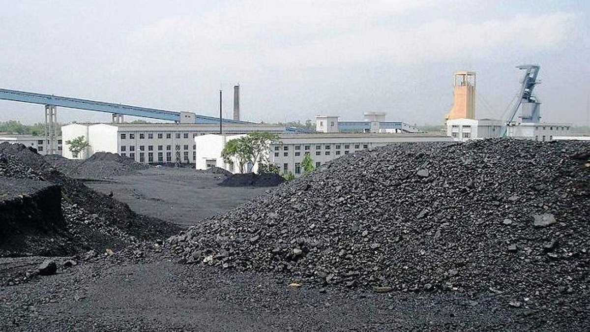 Barapukuria coal mine faces crisis as stockpiles double safe limit