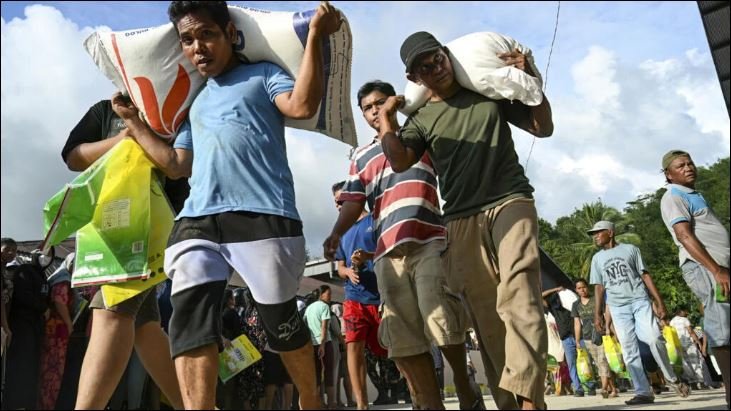 'No food': Indonesians scrounge for supplies after flood disaster