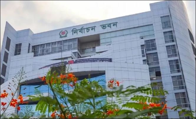 EC considers picking a symbolic number of returning officers from its own staff