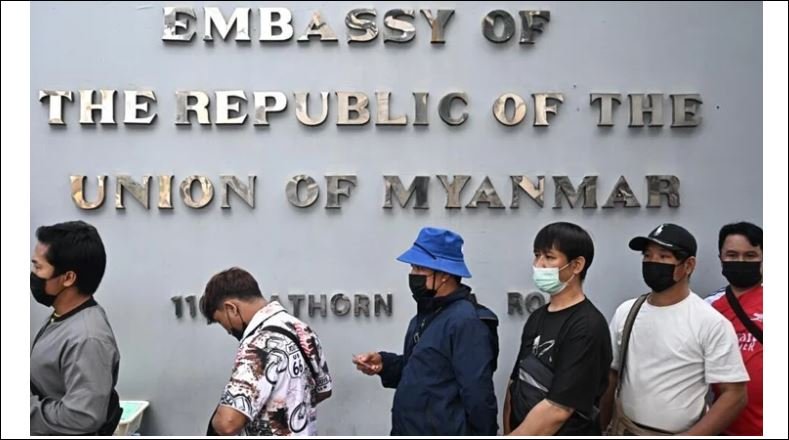 Myanmar citizens head to early polls in Bangkok