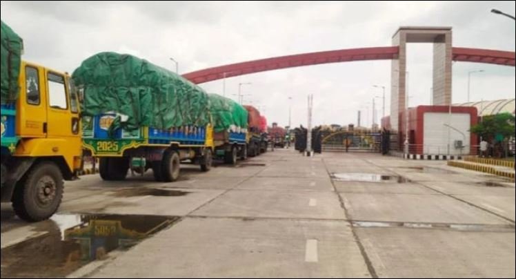 Bangladesh’s betel nut exports snarl as 150 trucks sit idle at Benapole