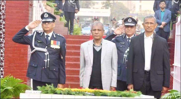 Home Adviser, IGP pay tributes to martyred police members on Victory Day