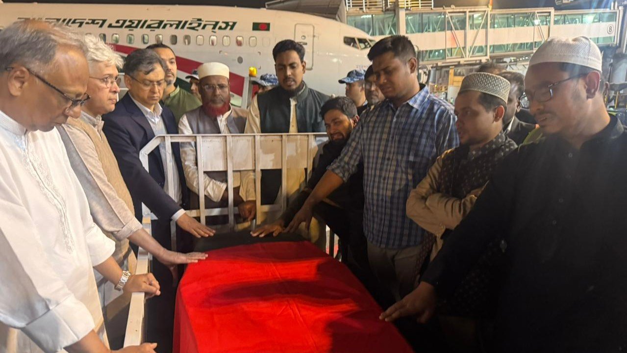 Osman Hadi's body arrives in Dhaka