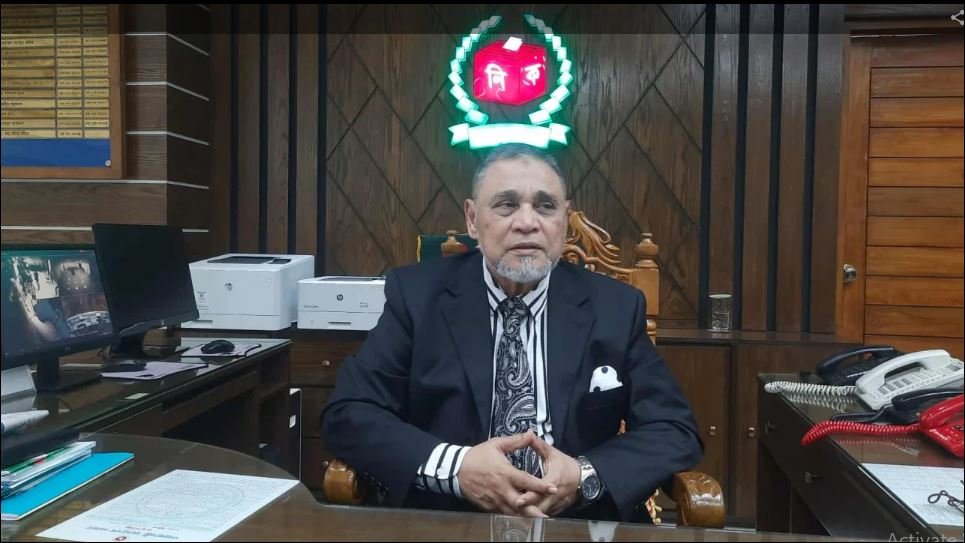 CEC sits with chiefs of three services over JS poll security