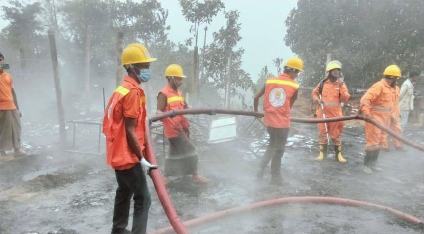 Fire breaks out at Gazipur jhut warehouse