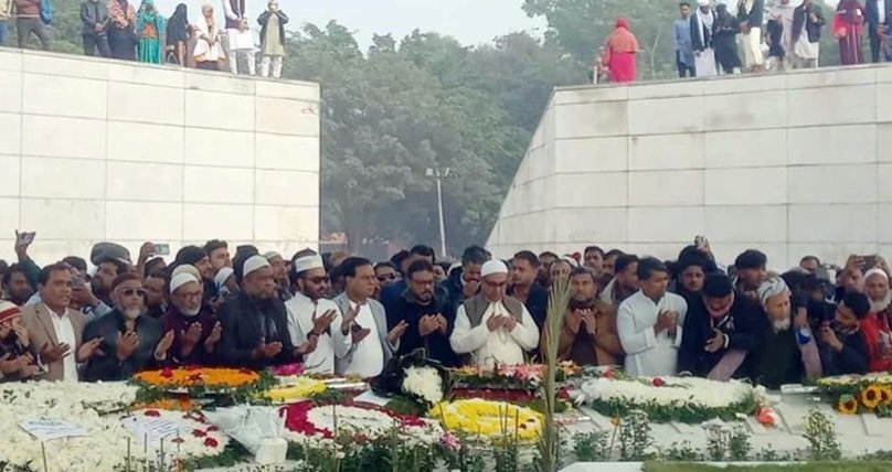 BNP leaders, activists offer prayers at Khaleda Zia’s grave after Jum'a prayers