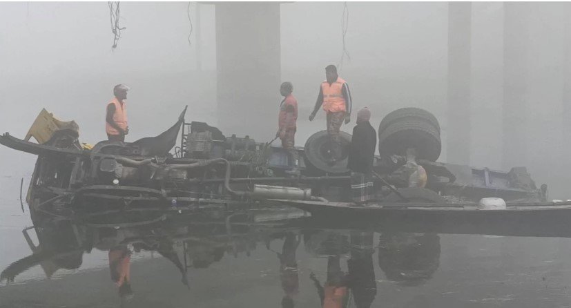 2 killed as truck plunges into Jhenaidah River