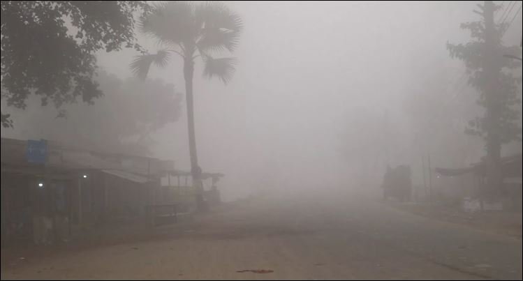 Biting cold wave freezes Naogaon as mercury plunges to season’s lowest