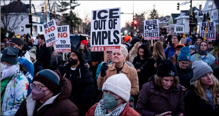 Hundreds protest in Minneapolis after ICE officer fatally shoots woman