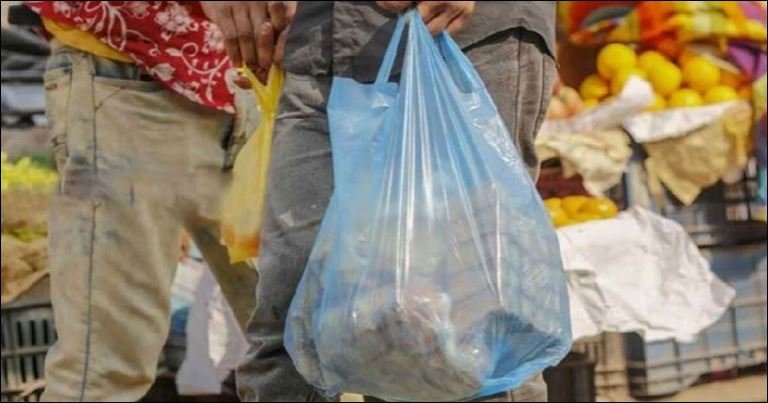 ​​​​​​​Weak enforcement keeps polythene thriving in Bangladesh markets: Insiders