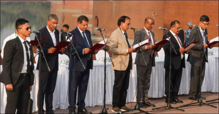 25 Ministers, 24 state ministers take oath