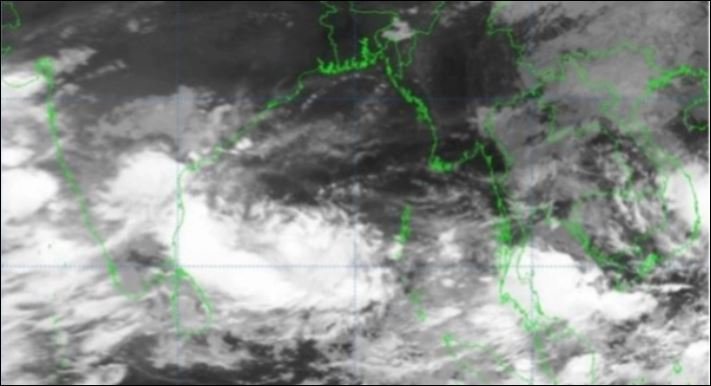 Low pressure over equatorial Indian Ocean, Southeast Bay intensifies into well-marked low