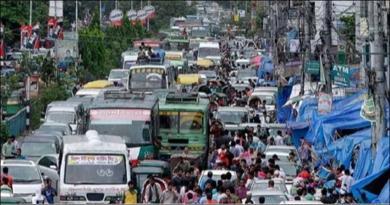 Narayanganj’s daily battle with traffic and broken roads