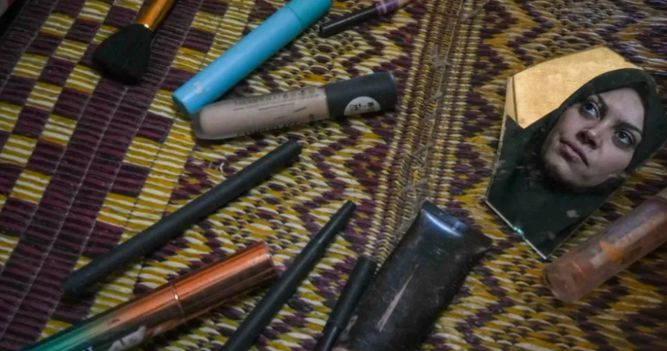 The Shared Silhouette of Sacrifice: Women of Palestine and Iran