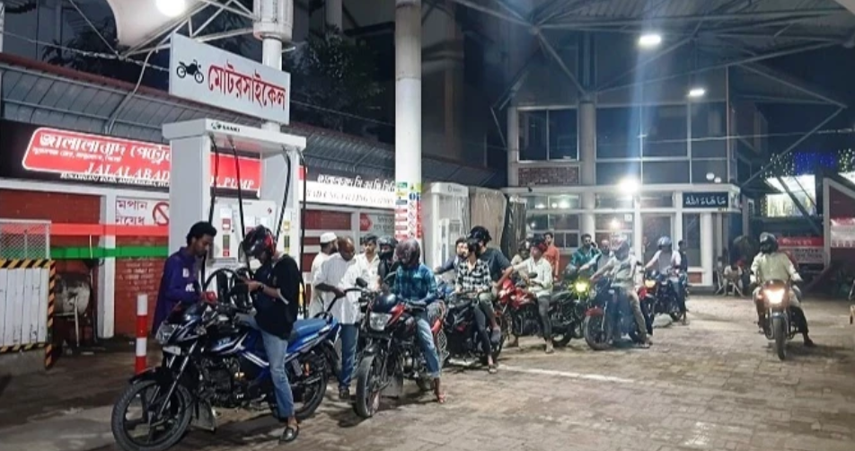 Govt orders nationwide mobile court drives to ensure fuel supply, prevent hoarding