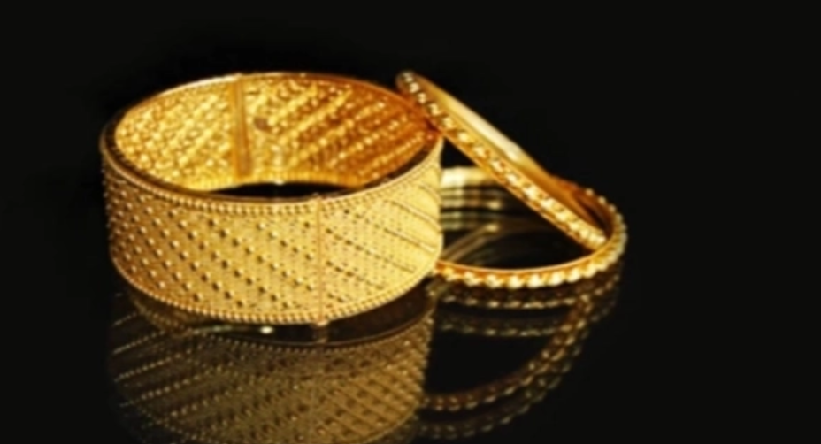Gold price drops by Tk 3,324 per bhori in Bangladesh
