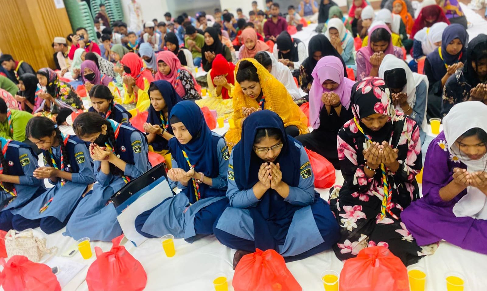 Bangladesh Scouts share Eid joy with street children