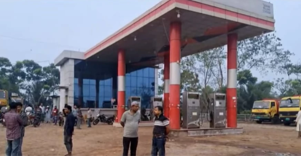 Filling station manager dies as truck runs over him after fuel dispute in Narail