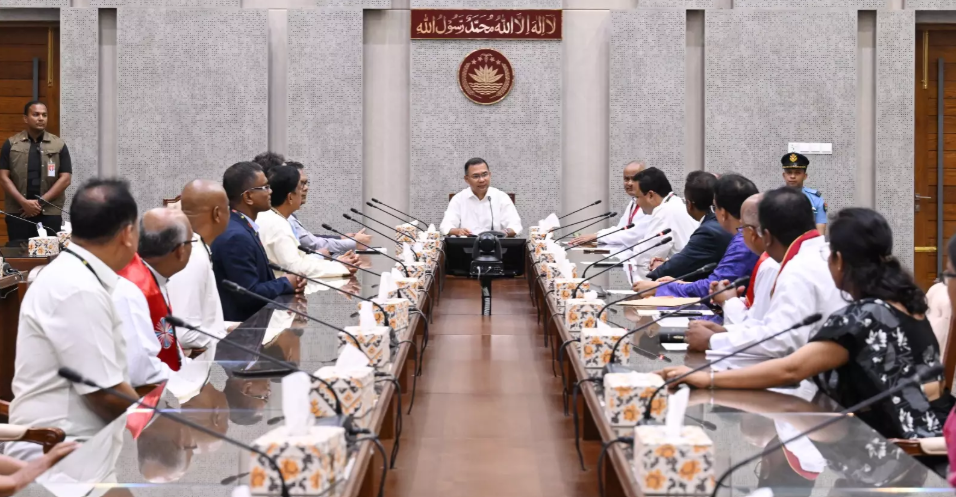 Protestant Church leaders exchange Easter greetings with PM