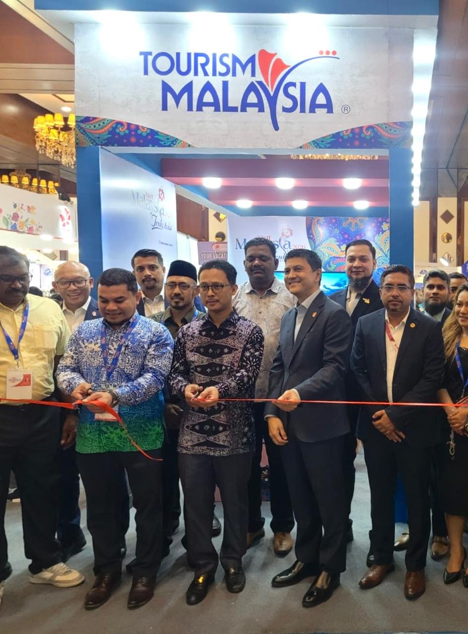 Tourism Malaysia opens pavilion at Dhaka Travel Mart 2026