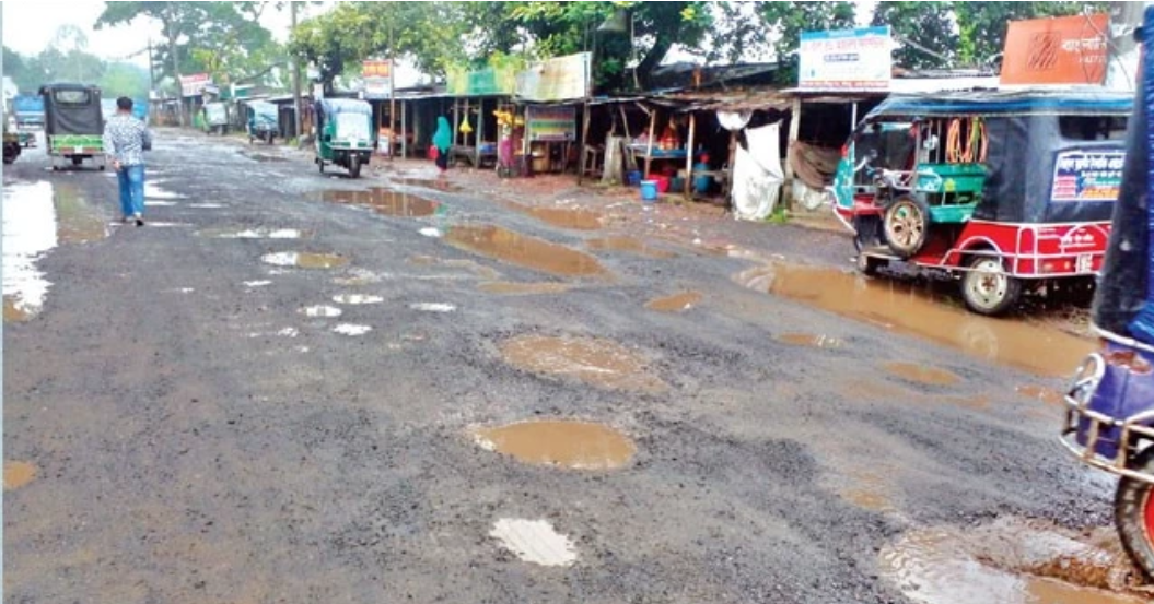 Road woes deepen in Beanibazar as 250km fall into disrepair