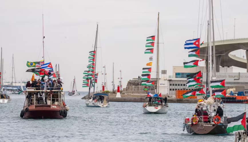Gaza flotilla organisers say surrounded by Israeli 'military boats'