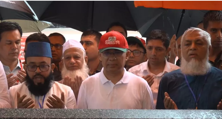 PM offers fateha at Shahjalal’s shrine in Sylhet