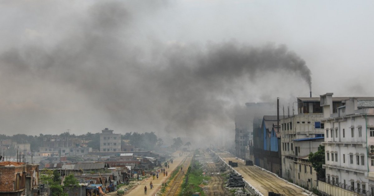 Dhaka climbs to 2nd most polluted city this morning