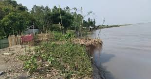 Brahmaputra Erosion Leaves 30 Families Homeless
